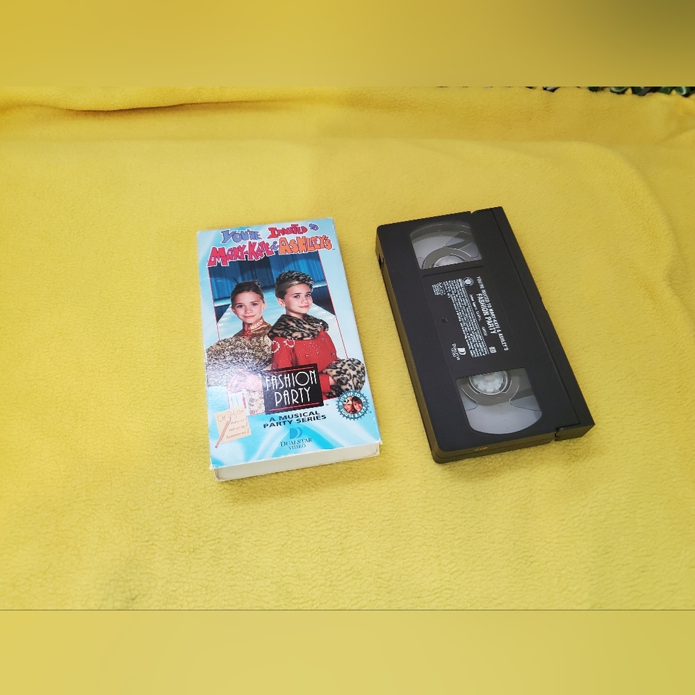 Mary-Kate and Ashley Olsen movies VHS - Picture 8 of 12